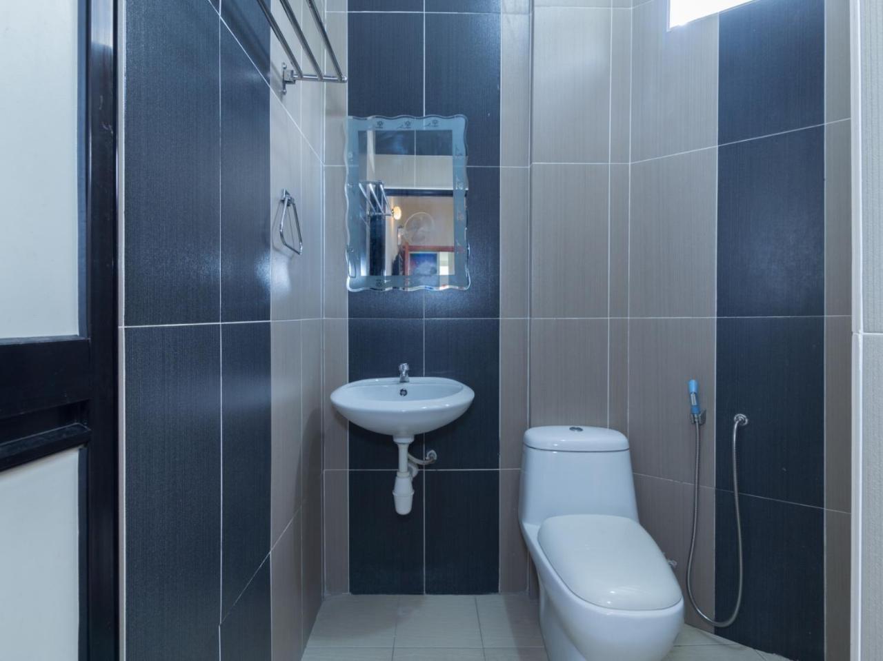 אמפאנג Oyo 424 Kk Inn Hotel מראה חיצוני תמונה